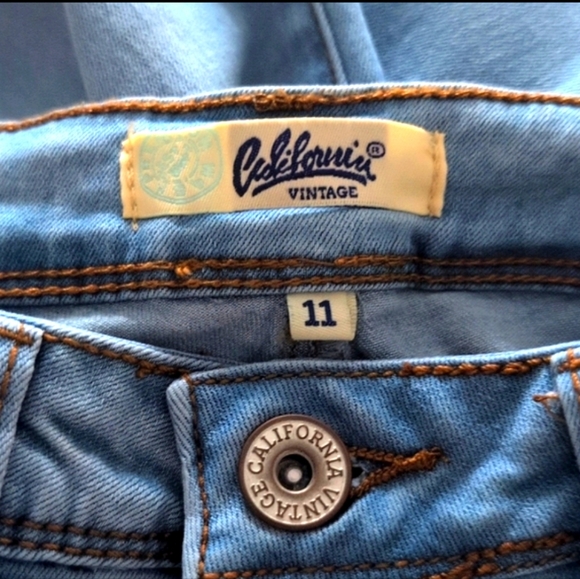 California Vintage Premium Wash Blue Jeans - Picture 4 of 8